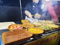 自助取餐区-官亭路小吃一条巷