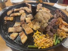 -江南猪肉商会无限续吃(弘大店)