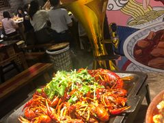 -沪小二炭火蛙锅(淮海中路美食不夜城店)