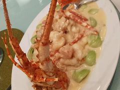 -深圳富苑皇冠假日套房酒店
