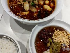 -渝是乎酸菜鱼·川渝小炒(新世界百货望京店)