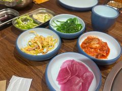 -明洞阿姨·韩式酱蟹烤肉·创意料理(三元桥店)