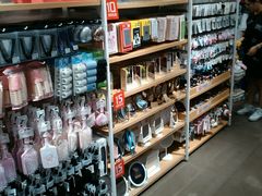 -名创优品(海珠乐峰广场店)
