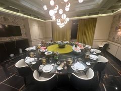 -半岛翡丽海鲜自助餐厅(观风亭店)