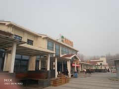-窦店服务区-停车场