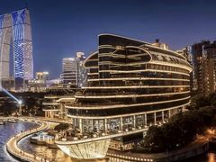 -苏州金鸡湖中茵皇冠假日酒店