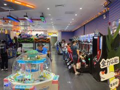 -反斗乐园π·电玩·高空拓展·蹦床(龙华天虹店)