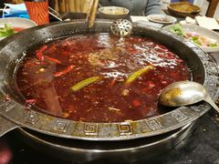 -茅草房·河畔园林火锅