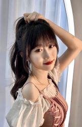 -MODEL'S HAIR