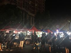 -吴山路夜市