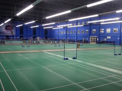-中地华冠羽毛球俱乐部