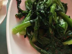 -红栌温泉山庄生态美食餐厅