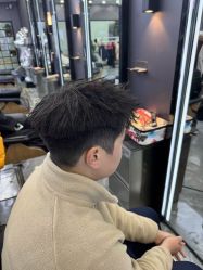 -藤野造型烫染·漂发