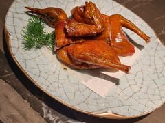 脆皮乳鸽-新荣记(BFC外滩金融中心店)