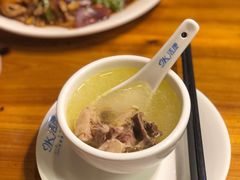 竹筒鸡汤-老街坊餐吧