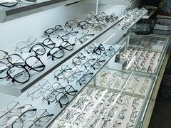 -美式眼镜·授权蔡司.依视路.尼康.豪雅.明月(南翔印象城店)