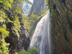 -龙水峡地缝景区