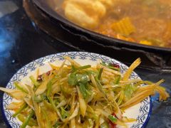 -鱼窝棚柴火铁锅炖(富山屯店)