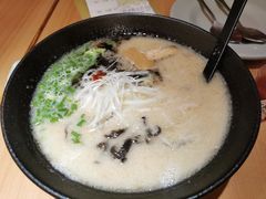 松山拉面-Lia Cafe Bar Restaurant松山咖啡屋