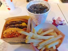 -麦当劳(呼市新华东街店)