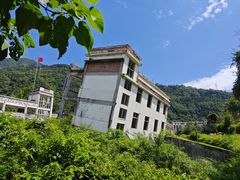 -四川汶川特大地震漩口中学遗址