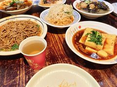 -蓝田九大碗民俗食府(蓝田店)