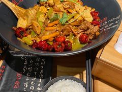 -风光老灶麻辣香锅(大成路翠微百货店)