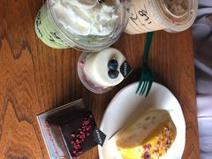 -UNI UNI(环亚凯瑟琳店)