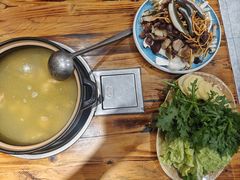 -菌之家·专业纯野生菌火锅·特色炒菌
