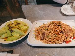 -威记烧嘢·南宁烧烤·超级生牛(绿地店)