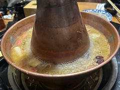 -果松木炭酸菜铜火锅·外婆参鸡汤