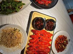 -肥肥虾庄·金牌油焖大虾(沙湖店)