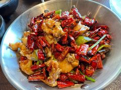-曼听小寨海鲜烧烤·大连辣炒大王(盖州街店)