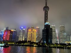 -黄浦江游览十六铺3号码头网红自助餐