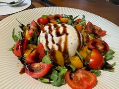 -JINNS锦时 steak&pizza(浸信会礼拜堂旧址店)