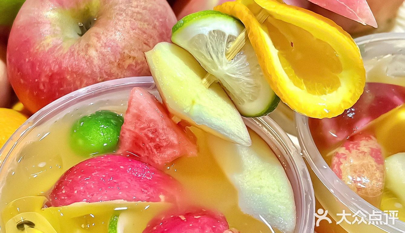 夏天怎能不拥有一桶CoCo的1L水果茶！🍉🍊