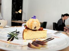-Mark&Mars Restaurant