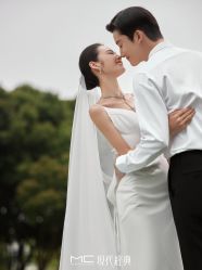 -现代经典婚纱摄影