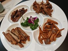 -梅利汴京烤鸭•开封豫菜地标店(东大街店)