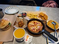 -必胜客(尹山湖歌林公园店)