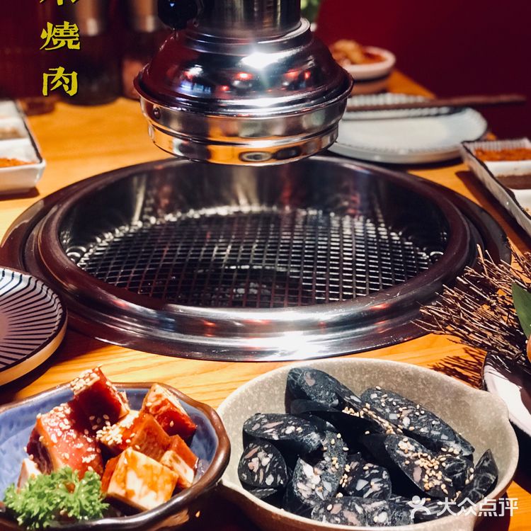 满树烂漫樱花下，炭火烤肉茨木烧