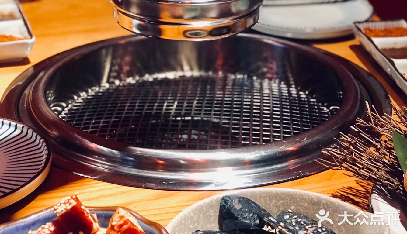 满树烂漫樱花下，炭火烤肉茨木烧