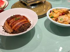 -帅巴人舅母子腊蹄民俗村