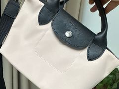-Longchamp(佛罗伦萨小镇奥特莱斯店)