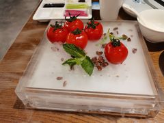 番茄脆菇沙拉-小大董·烤鸭(王府井apm店)