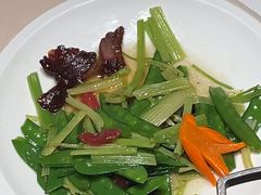 -八府香鸭·啫啫煲(华山路店)