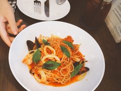 -ROAST coffee & eatery