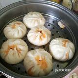 终于做出来的包子能拿的出手啦！做的酱肉包，绝杀！