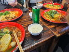 -老街称盘麻辣烫(东方新天地店)