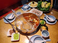 -左庭右院鲜牛肉火锅(金山万达店)